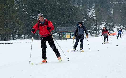 Cross-country skiers at the Pont d'Espagne