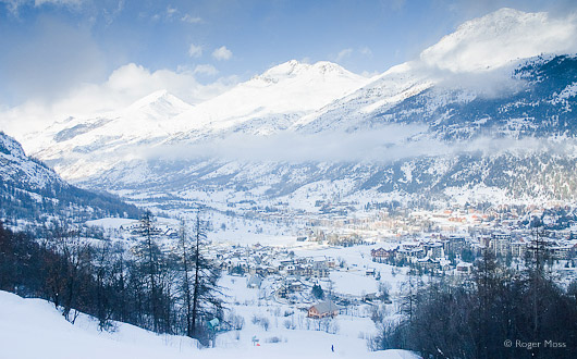 Overview of Monetier-les-Bains and valley
