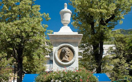 Statue in Place Manuel dedicated to brothers Arnaud, Barcelonnette