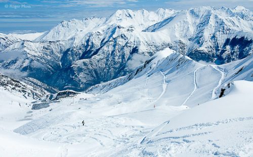 Luz Ardiden winter view of the Pyrenees