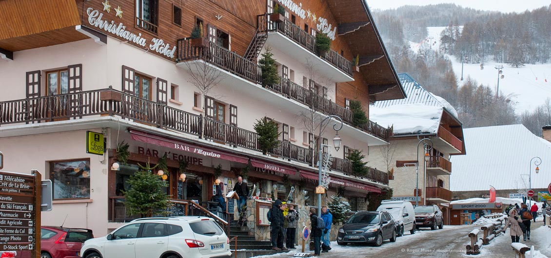 Chalet-style hotel and skiers' bar