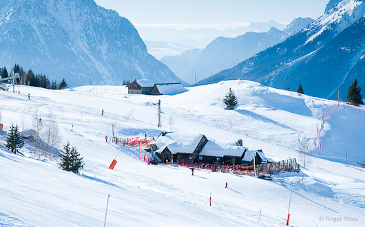 A first glimpse of the Vaujany's own terrain, from the Montfrais 4-seater chairlift.