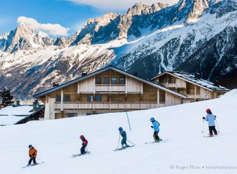 Children learning to ski, Les Houches