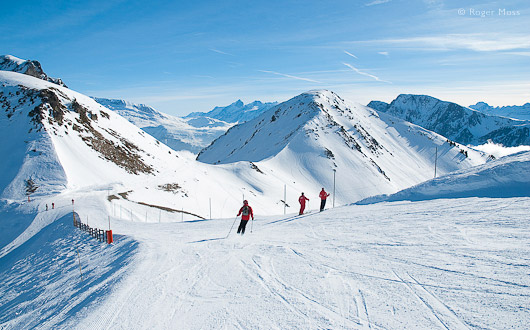 Skiers on piste, Chamrousse