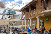Le Verdon restaurant with diners, Foux Allos