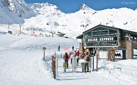 The six-seater Aulian Express chair-lift gets skiers smoothly to the higher terrain in Luz Ardiden.