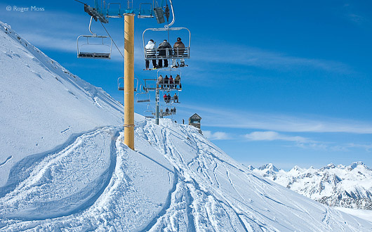 Enjoy a privileged view of some of the amazing scenery in the Parc National des Pyrénées.