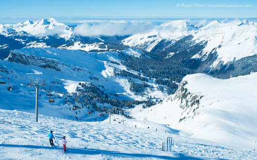 The Pointe de Mossette sits on the Franco-Swiss border, and offers panoramic views to mile-hungry skiers.