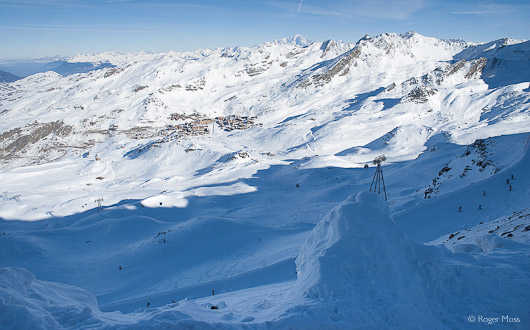 The first tantalising glimpse of distant Val Thorens, from the 3000m Col de Rosaël.