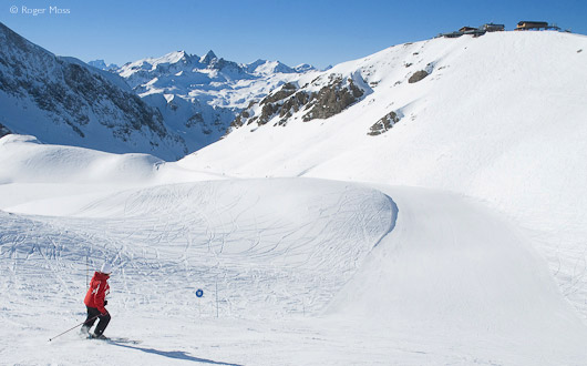 Descending the blue-graded Lac piste, Valfrejus.