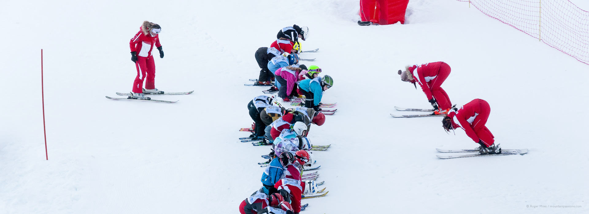 Overview of children's ski lesson with ESF instructors